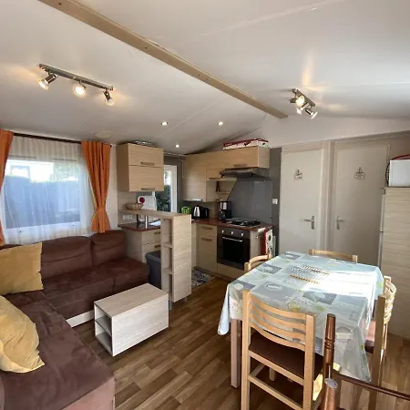 Mobil-home Fouras, 3 Pieces, 4 Personnes - Fr-1-709-29 * Fouras